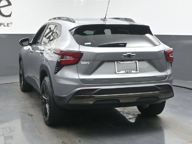 Used 2024 Chevrolet Trax ACTIV w/ Sunroof Package FWD image 40