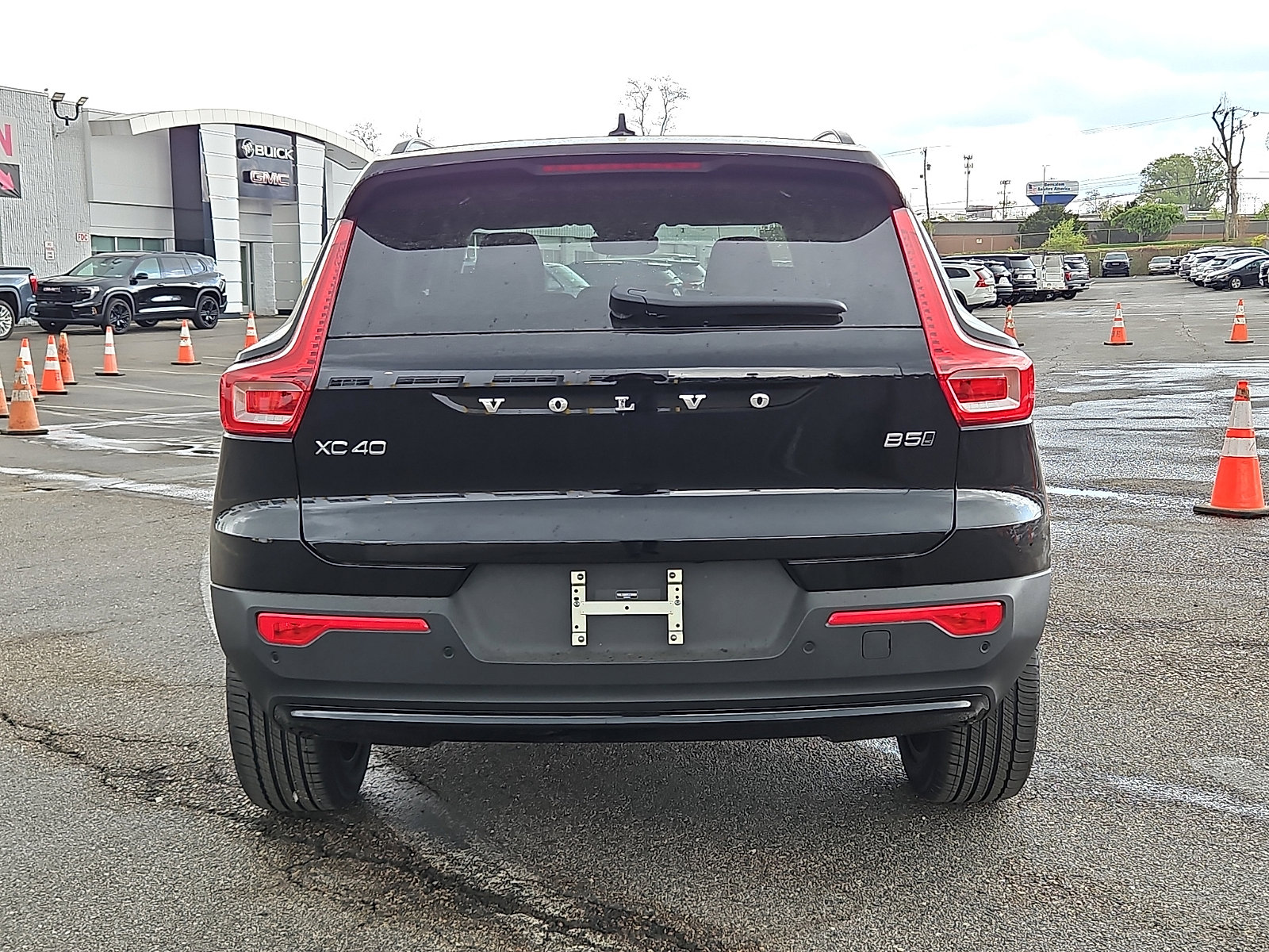New 2026 Volvo XC40 B5 Plus w/ Climate Package AWD/4WD image 5