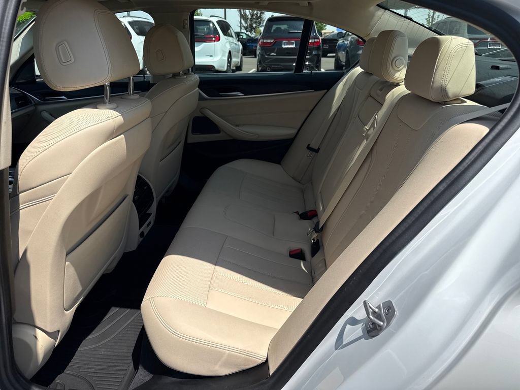 Used 2022 BMW 530e xDrive w/ Premium Package AWD/4WD image 25
