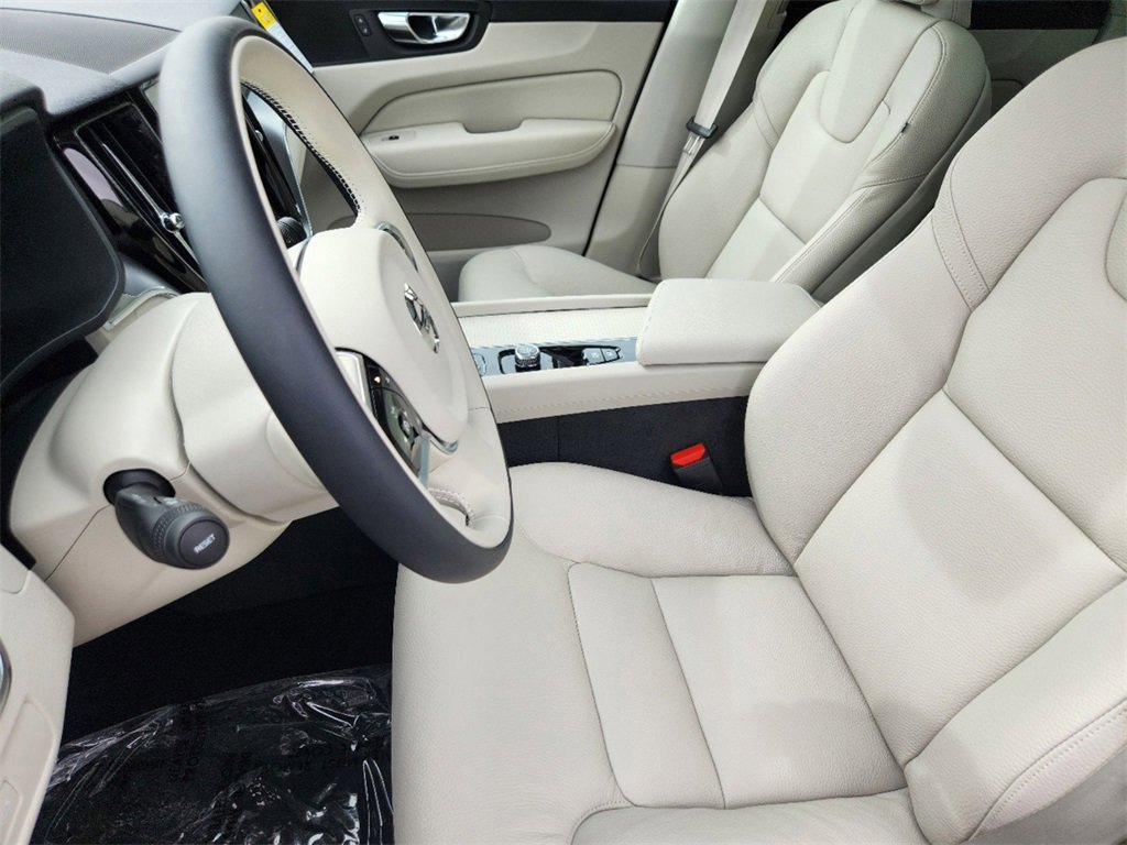 New 2025 Volvo XC60 B5 Core w/ Climate Package image 6