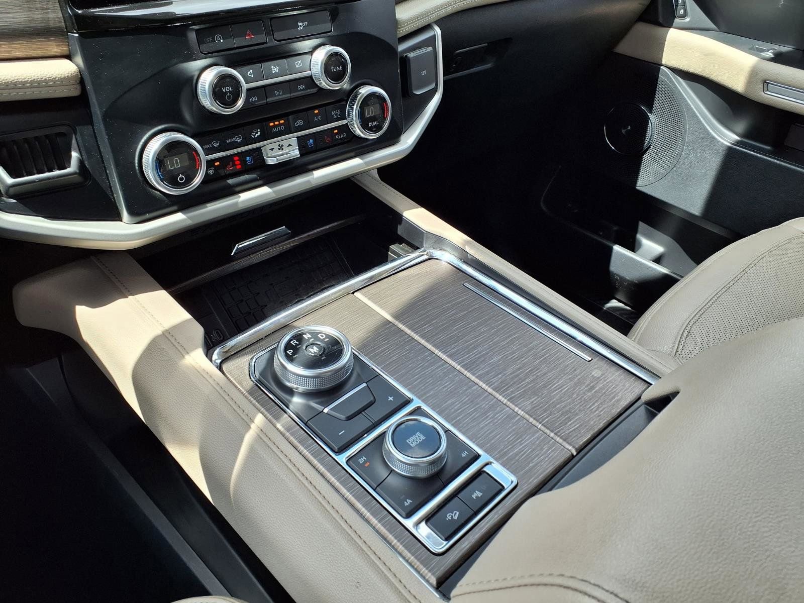 Used 2024 Ford Expedition Limited AWD/4WD image 26