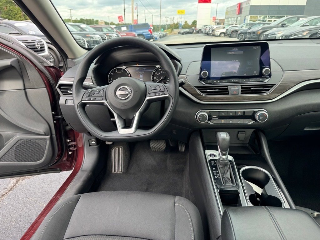Certified 2024 Nissan Altima 2.5 SV image 12