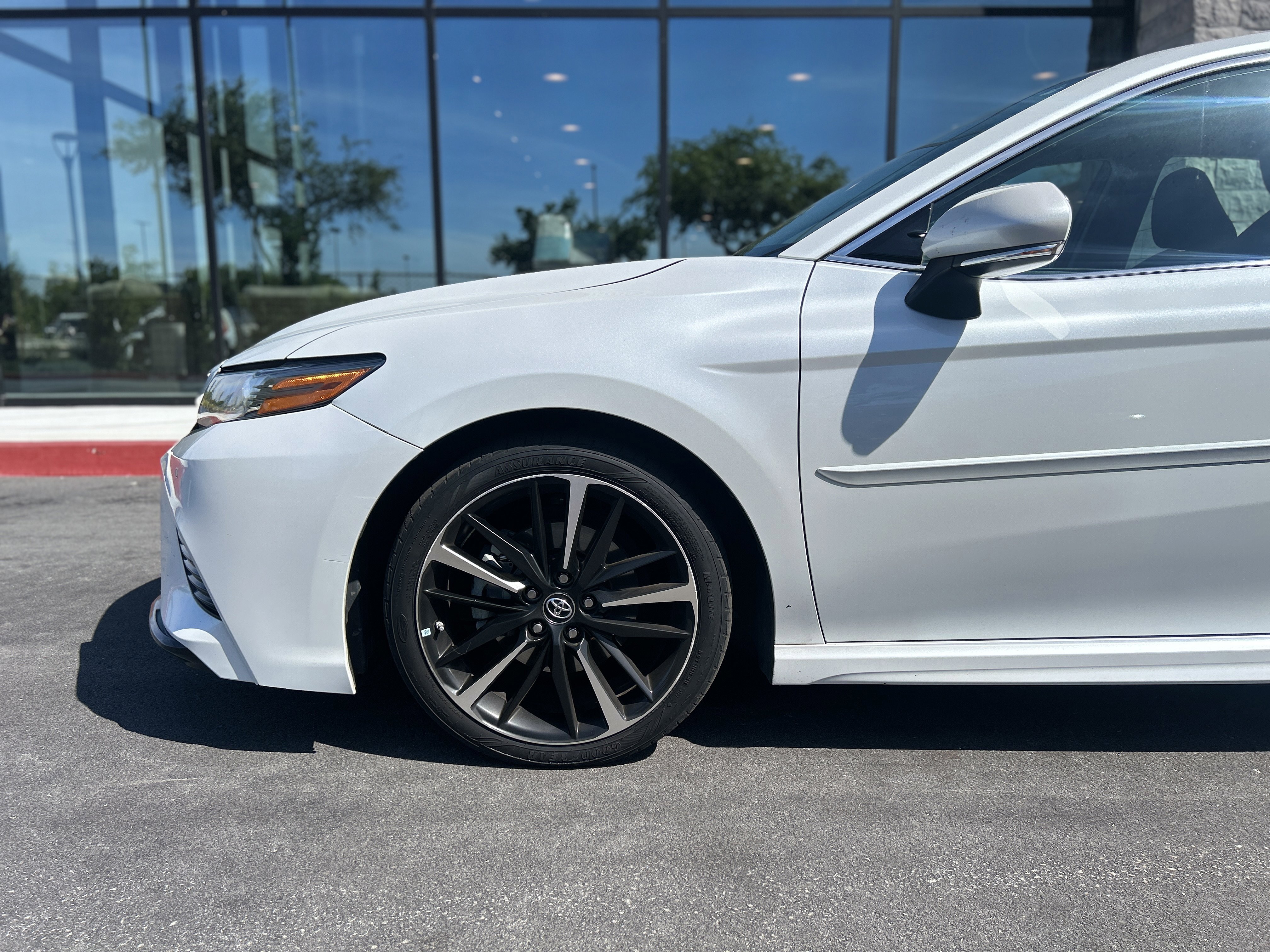 Used 2018 Toyota Camry XSE image 15