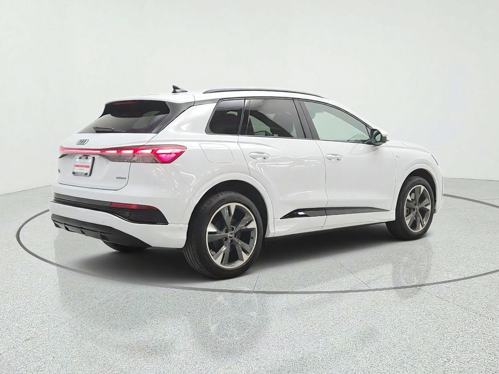 Used 2023 Audi Q4 e-tron Premium Plus w/ Premium Plus AWD/4WD image 6