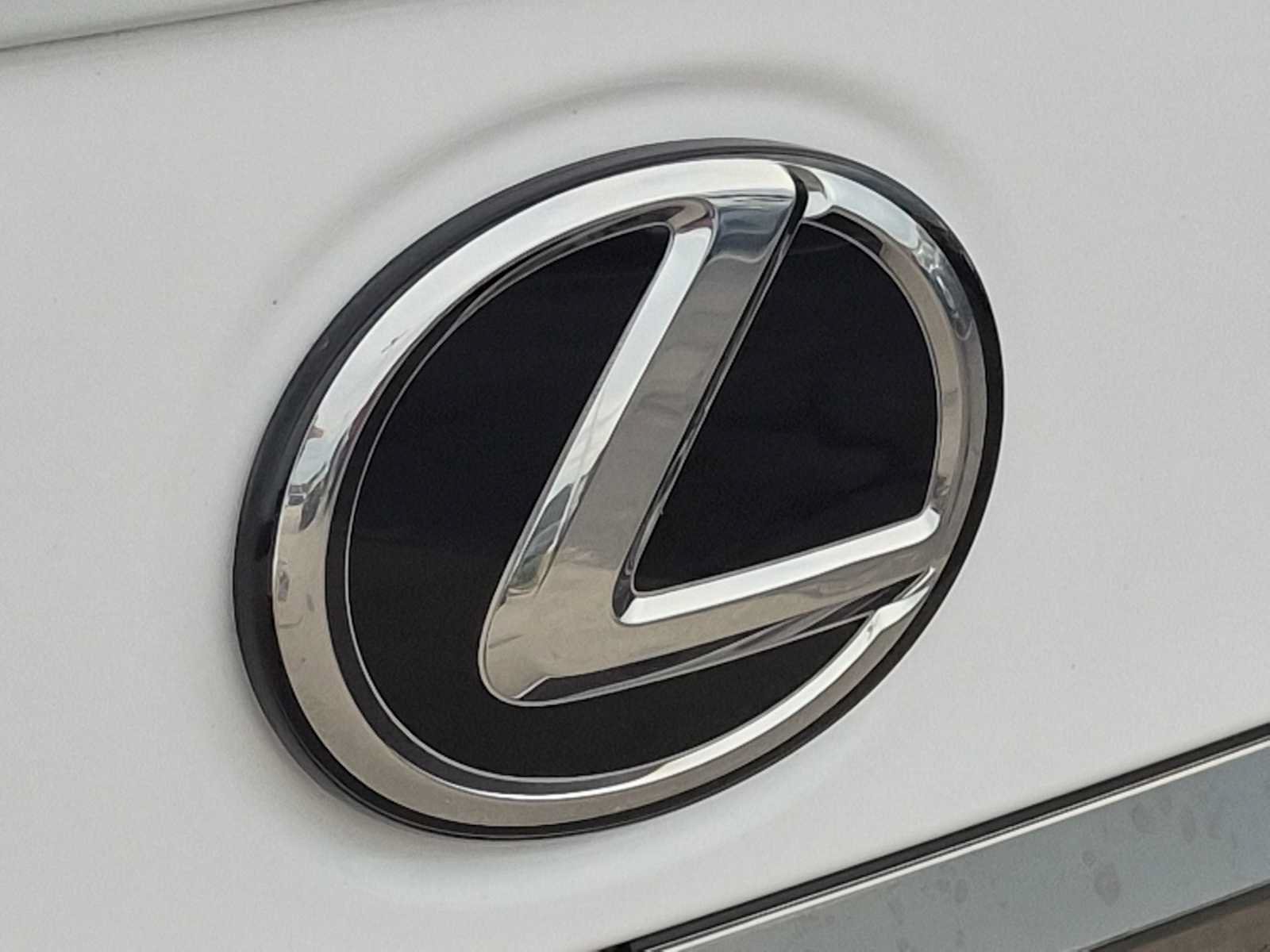 Used 2023 Lexus ES 350 F Sport w/ Accessory Package (Z2) FWD image 13