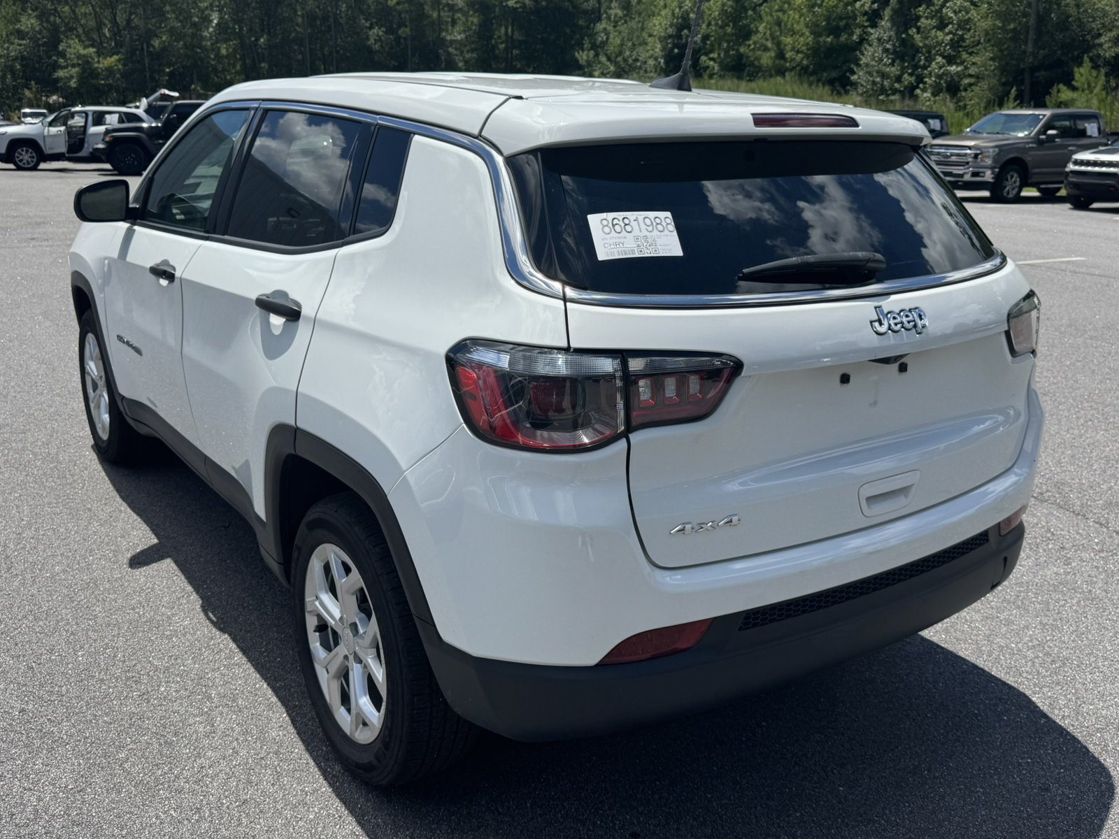 Used 2024 Jeep Compass Sport AWD/4WD image 7