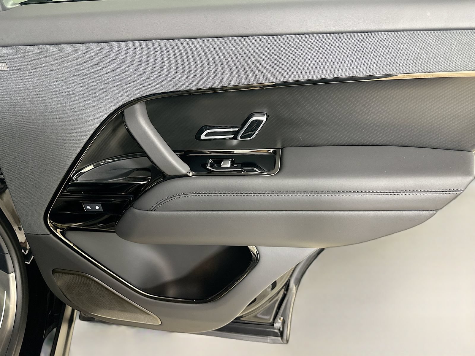 Used 2024 Land Rover Range Rover Sport AWD/4WD image 43