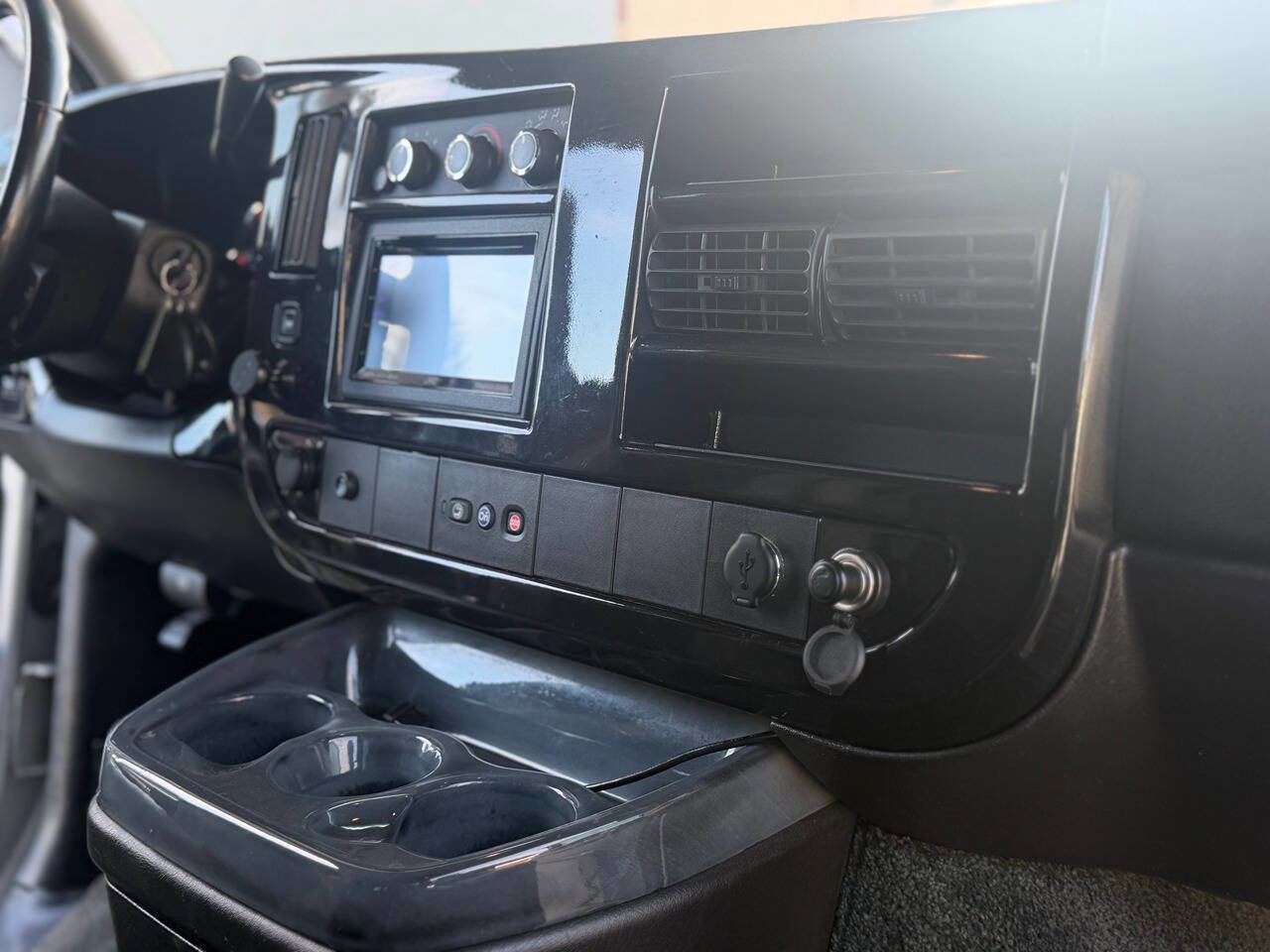 Used 2013 GMC Savana 1500 image 61