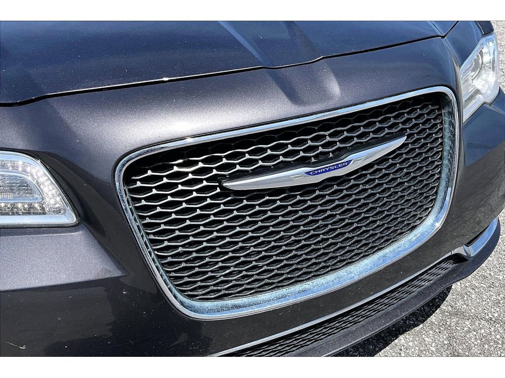 Used 2020 Chrysler 300 Limited RWD image 33