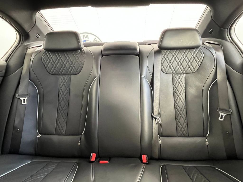 Used 2021 BMW 740i xDrive w/ M Sport Package AWD/4WD image 18
