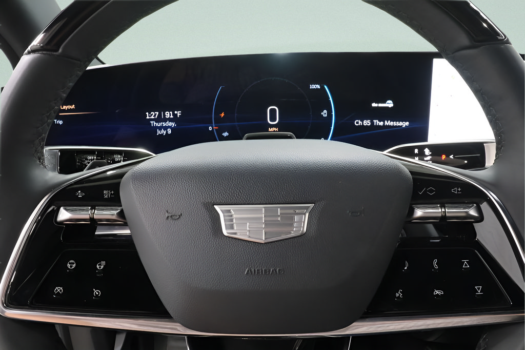 Used 2025 Cadillac Lyriq Luxury w/ LPO, Floor Liner Package AWD/4WD image 13