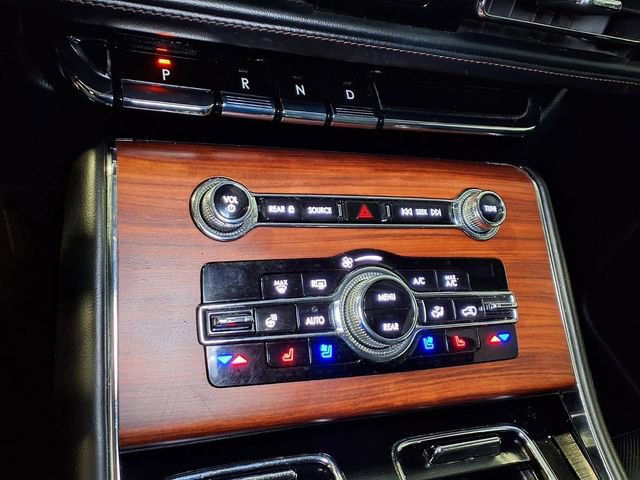 Used 2020 Lincoln Aviator Reserve w/ Equipment Group 201A image 8