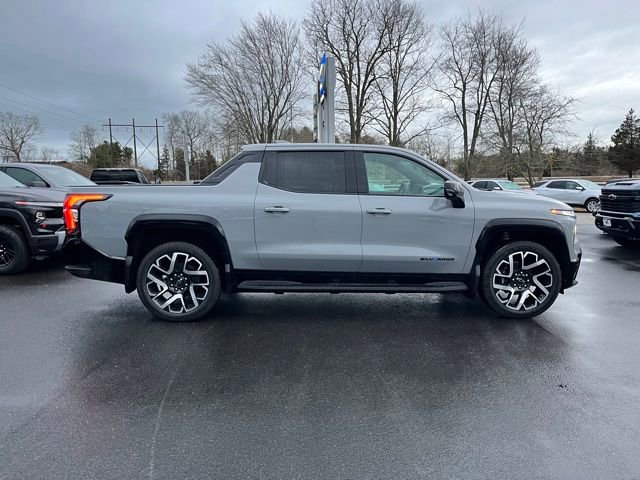 New 2025 Chevrolet Silverado EV RST image 5