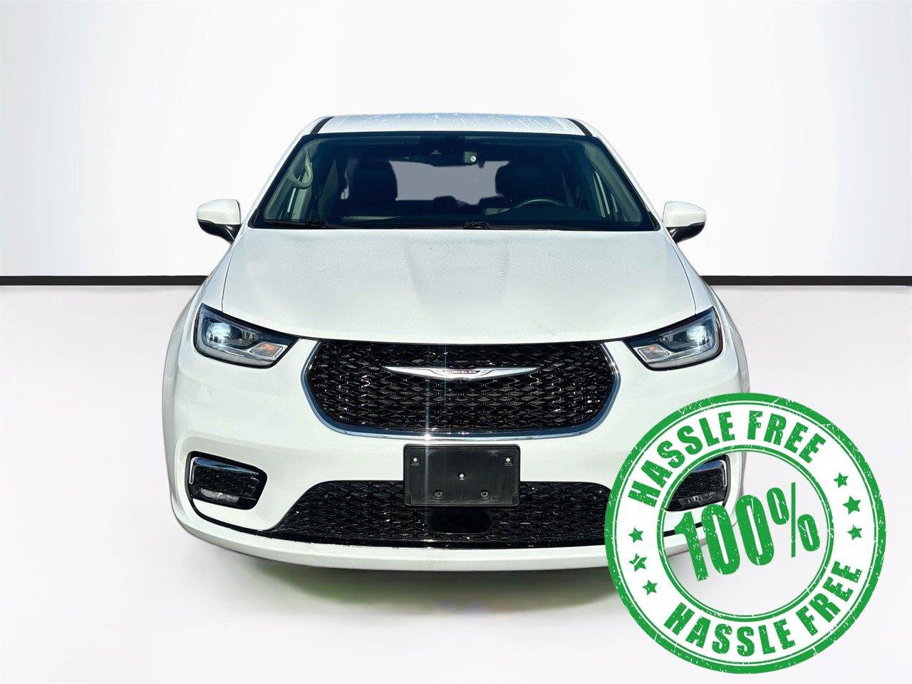 Used 2023 Chrysler Pacifica Touring-L FWD image 2