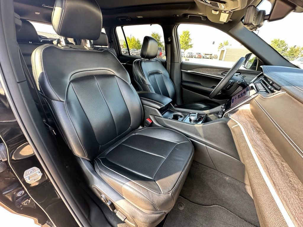 Used 2024 Jeep Grand Cherokee L Limited w/ Luxury Tech Group II image 39