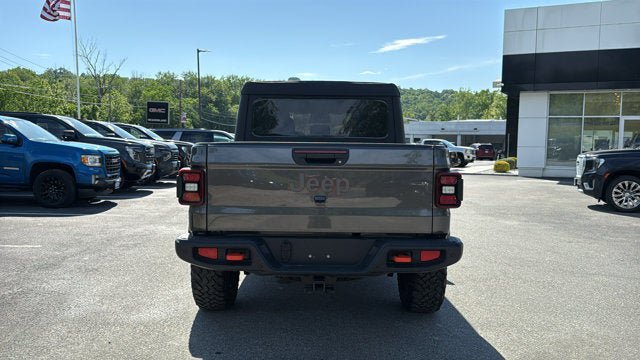 Used 2026 Jeep Gladiator Mojave w/ Safety Group AWD/4WD image 7
