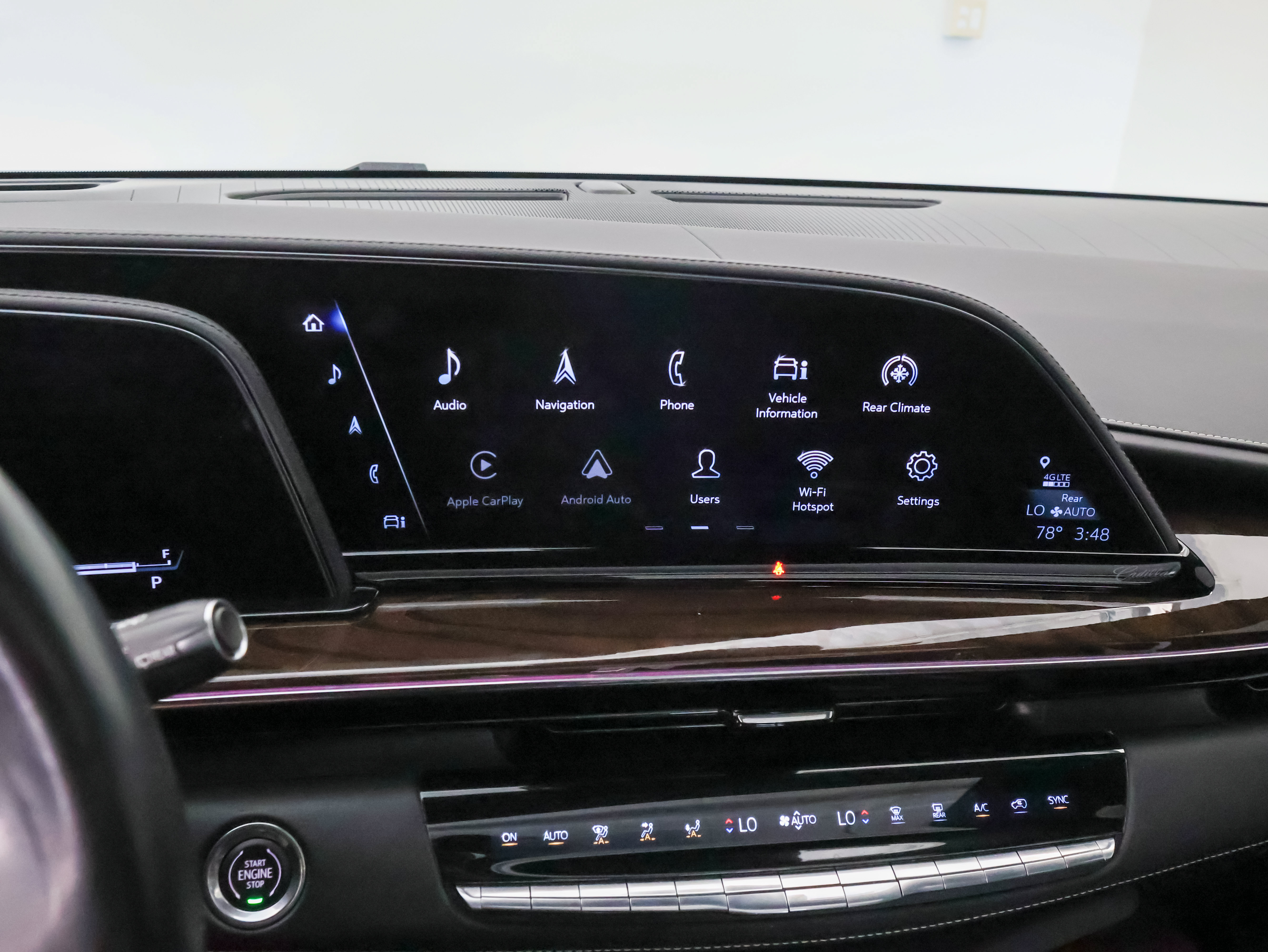 Used 2022 Cadillac Escalade Sport Platinum w/ LPO, ONYX Package AWD/4WD image 31