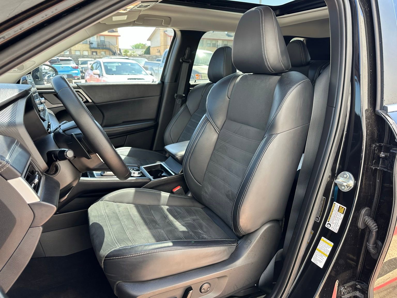 Used 2024 Mitsubishi Outlander SE image 10