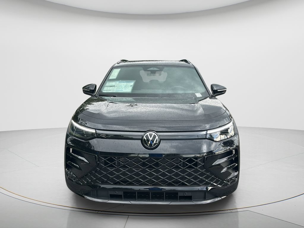 New 2026 Volkswagen Tiguan SE R-Line FWD image 2