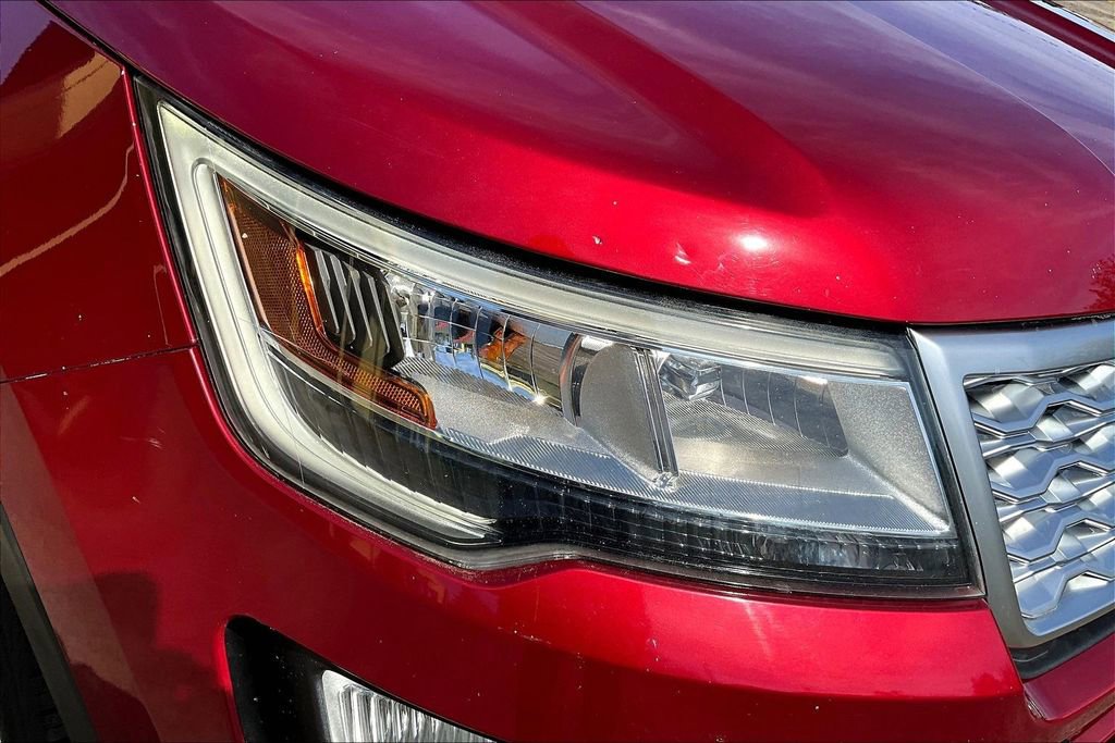 Used 2017 Ford Explorer Platinum image 27