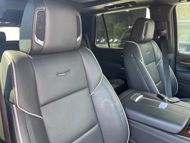 Used 2024 Cadillac Escalade Premium Luxury image 9