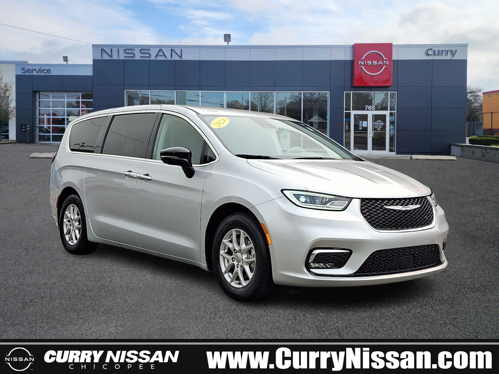 Used 2024 Chrysler Pacifica Touring-L