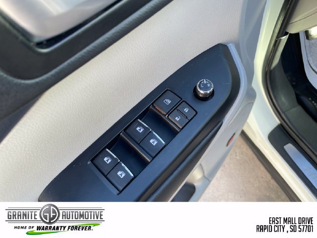 Used 2019 Toyota Highlander Limited Platinum AWD/4WD image 16