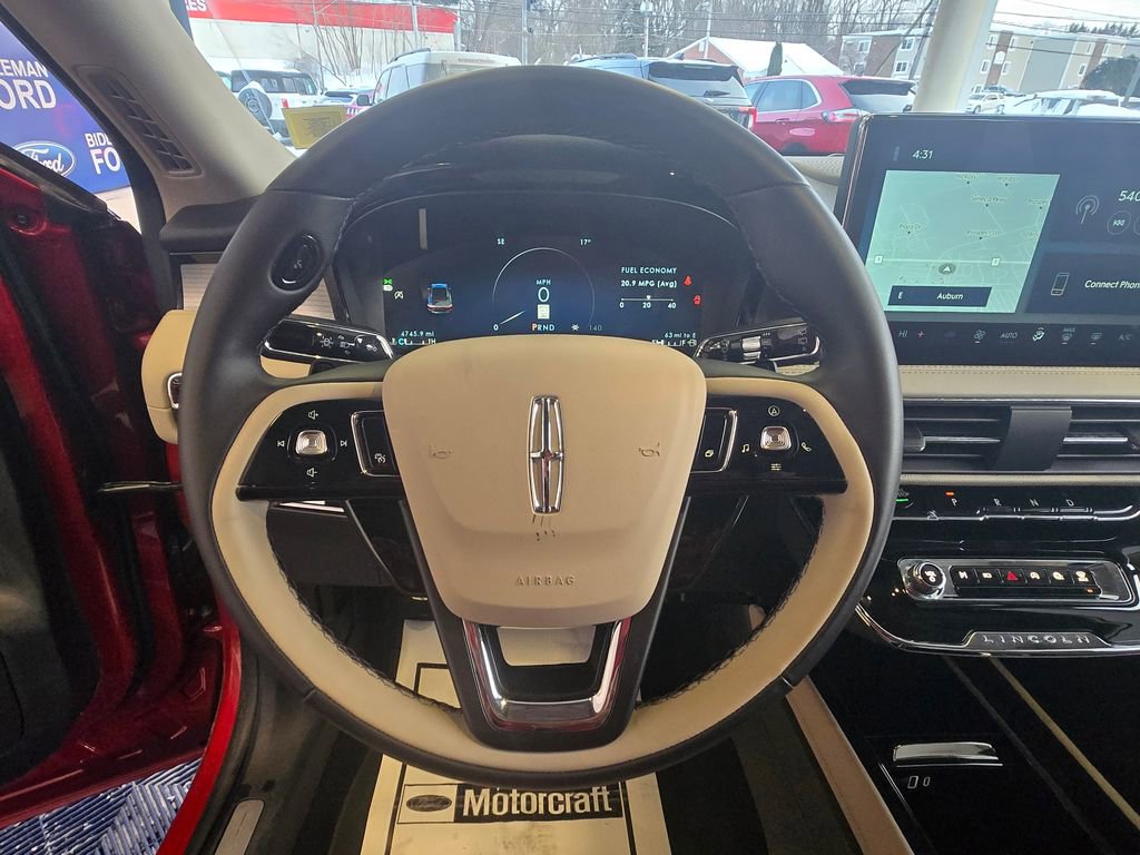 Used 2025 Lincoln Corsair AWD image 14