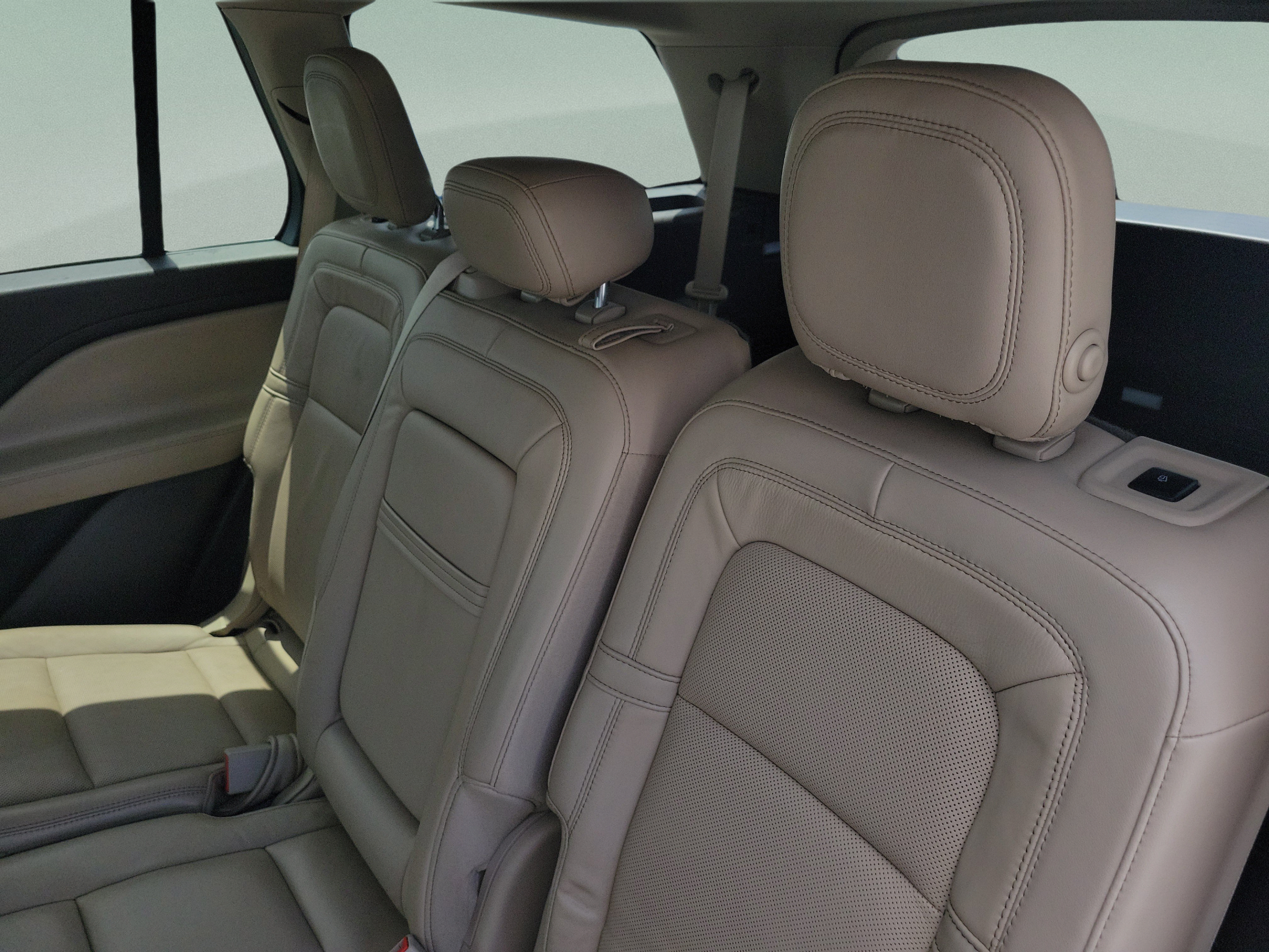 Used 2020 Lincoln Aviator Reserve RWD image 9