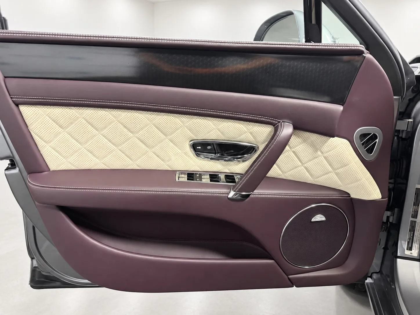 Used 2018 Bentley Flying Spur S W12 AWD/4WD image 13