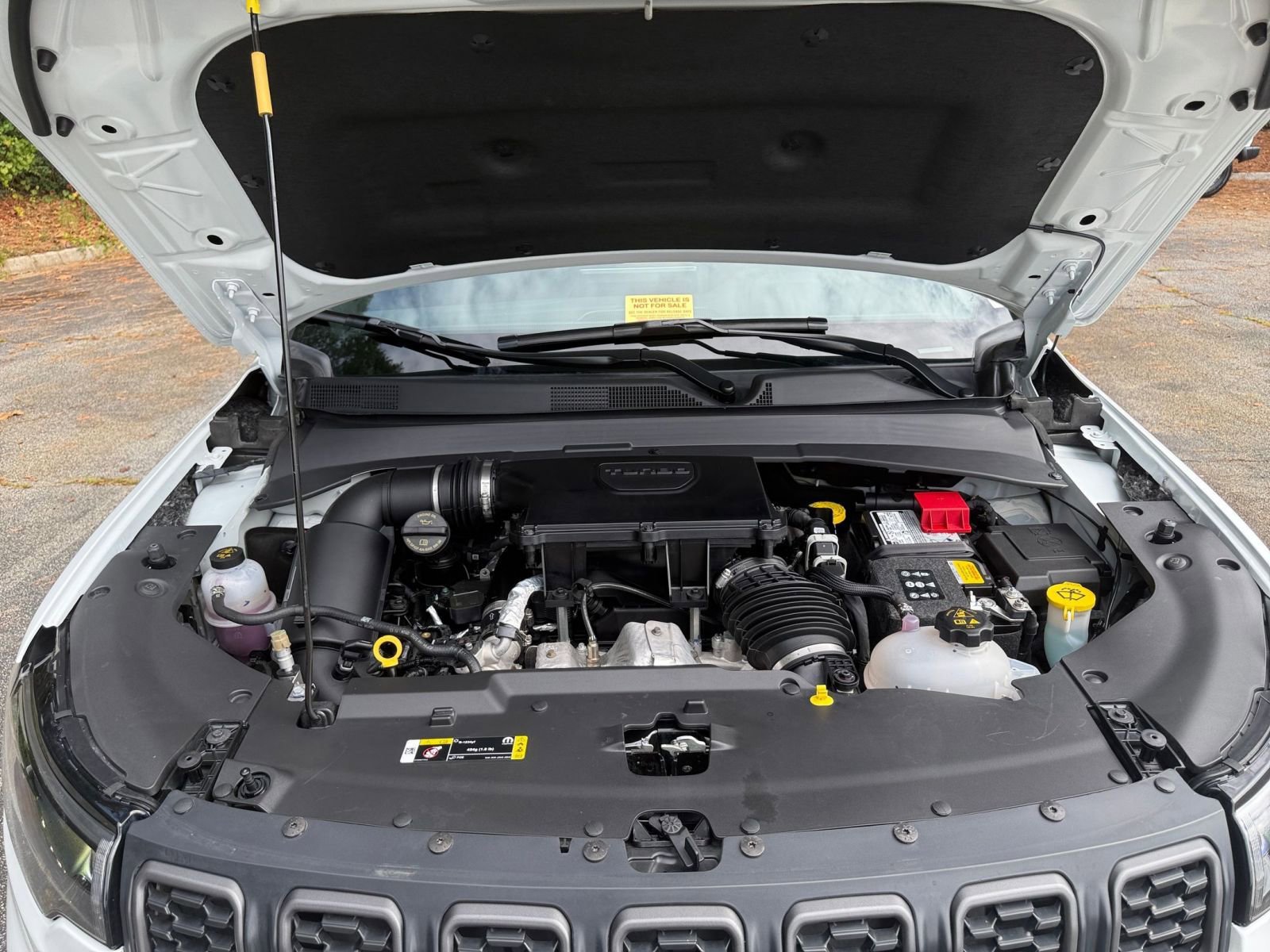 Used 2025 Jeep Compass Trailhawk image 32