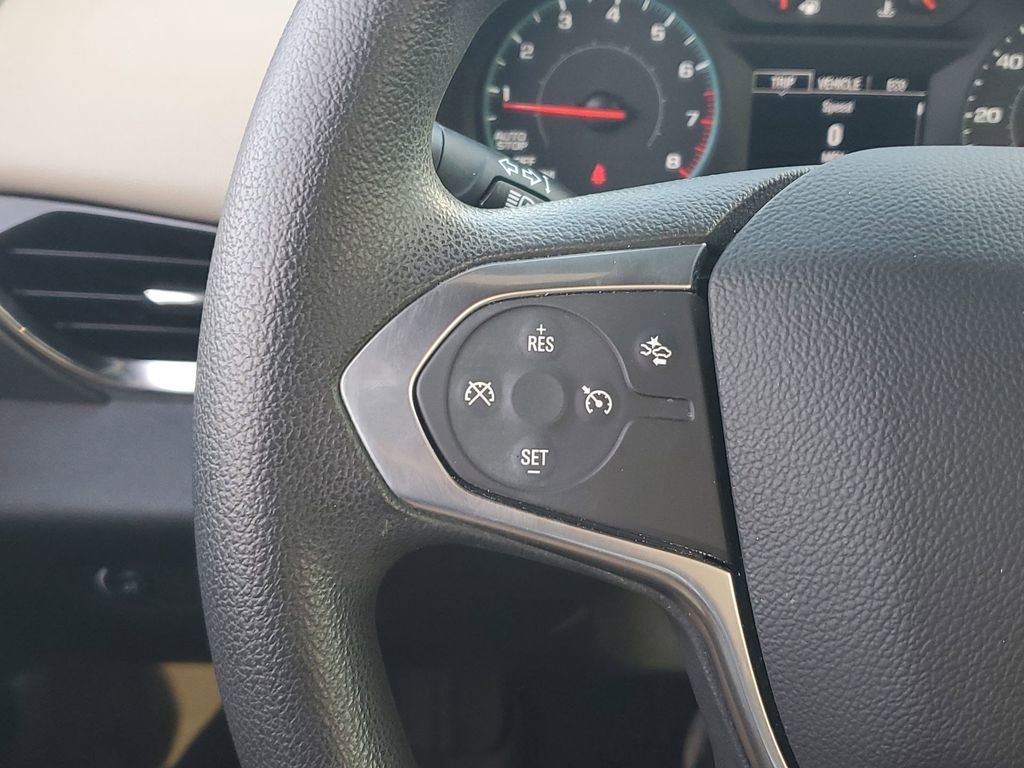 Used 2023 Chevrolet Traverse LS image 32