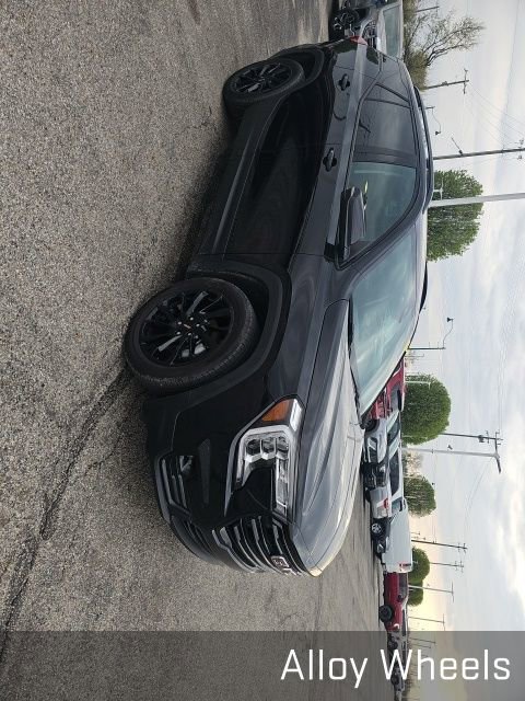 Used 2024 GMC Terrain SLT w/ Elevation Edition image 9