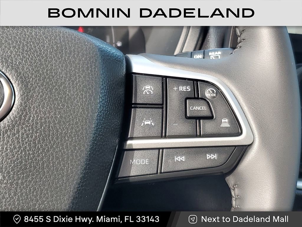 Used 2025 Toyota Grand Highlander AWD image 20