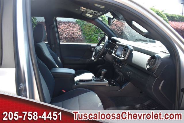 Used 2021 Toyota Tacoma TRD Off-Road w/ Technology Package AWD/4WD image 22