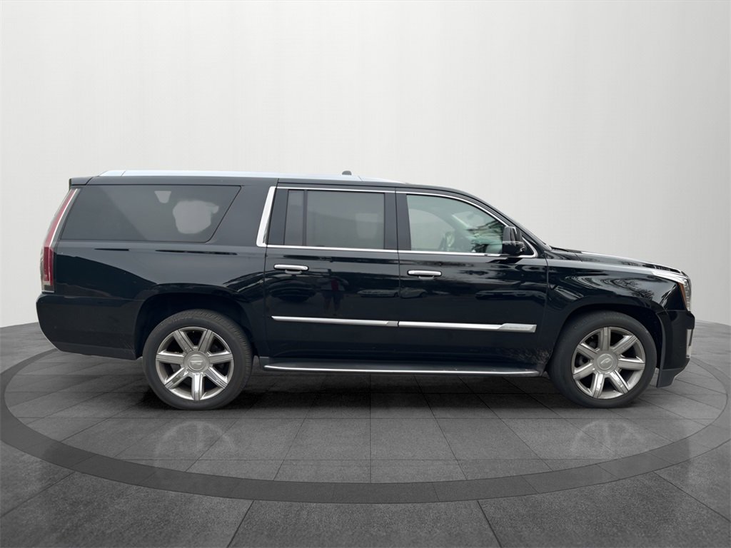 Used 2019 Cadillac Escalade ESV Luxury image 8