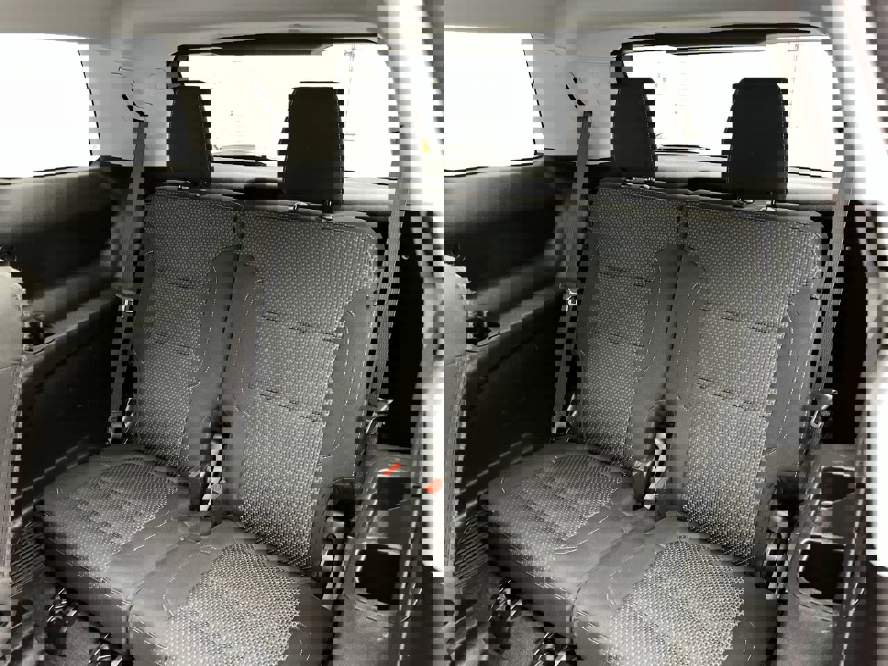 Certified 2023 GMC Acadia SLE w/ Driver Convenience Package image 15