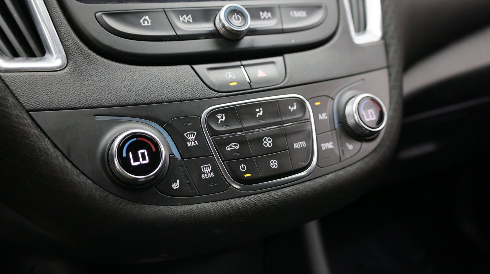 Used 2021 Chevrolet Malibu LT FWD image 17