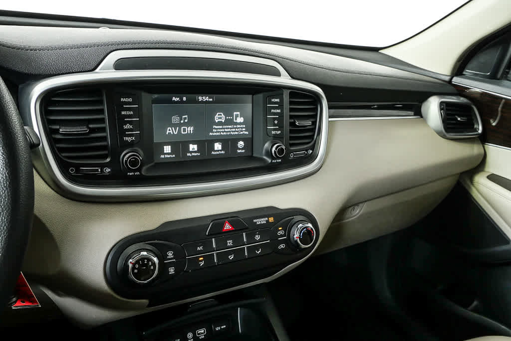 Used 2020 Kia Sorento LX image 14