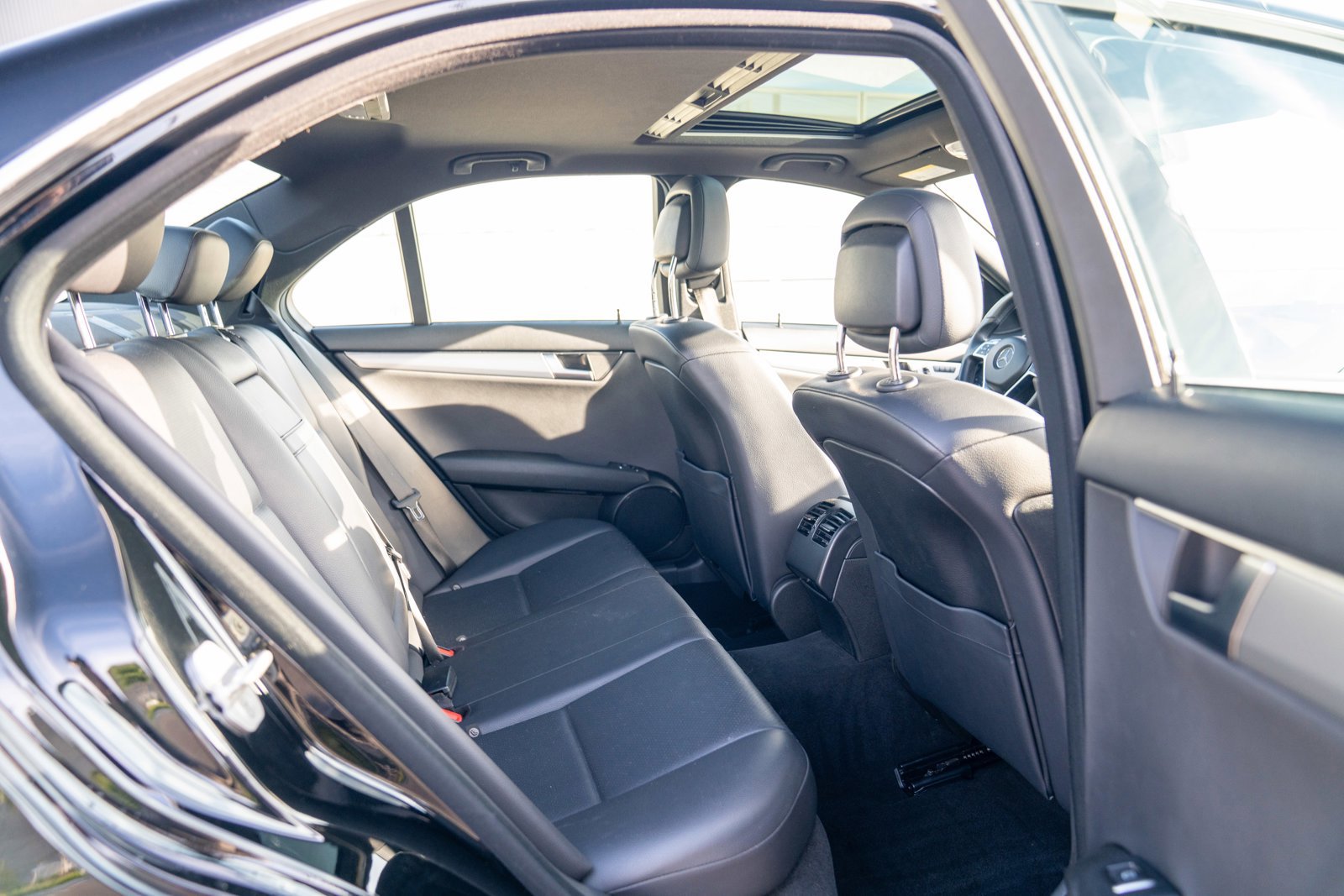 Used 2014 Mercedes-Benz C 300 4MATIC Sedan image 23