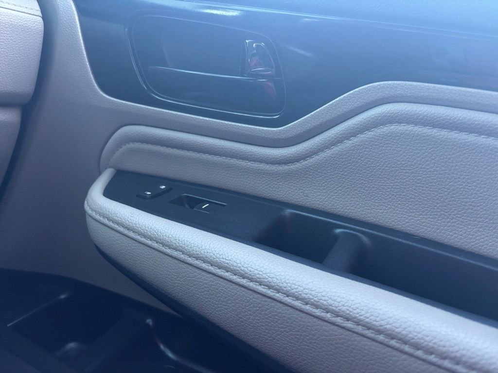Used 2024 Honda Odyssey Elite image 13