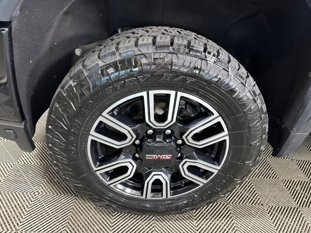 Used 2022 GMC Sierra 2500 AT4 w/ AT4 Preferred Package image 10