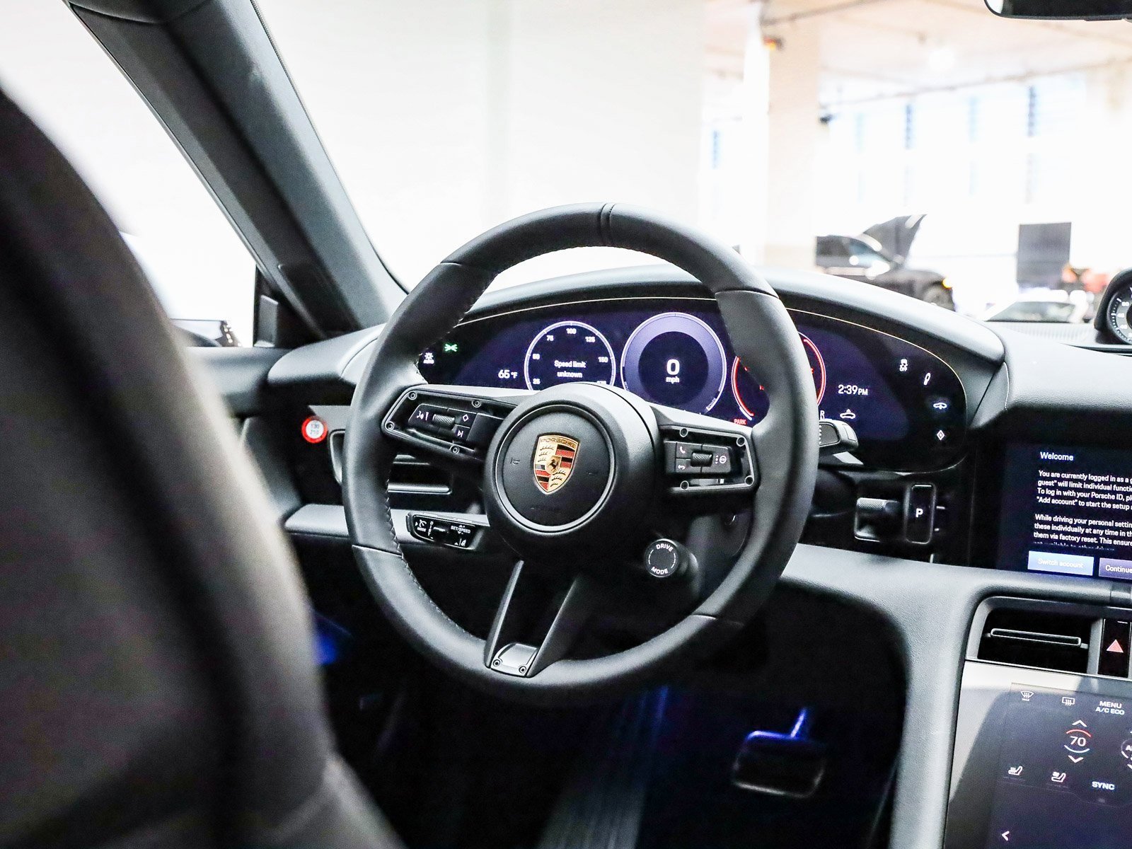 Used 2025 Porsche Taycan image 19