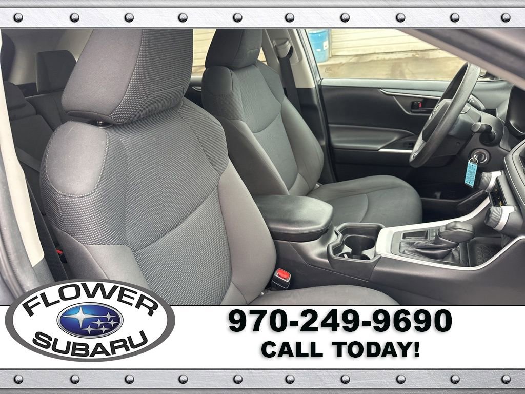 Used 2019 Toyota RAV4 LE image 11