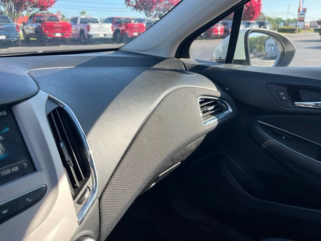 Used 2017 Chevrolet Cruze LS FWD image 21