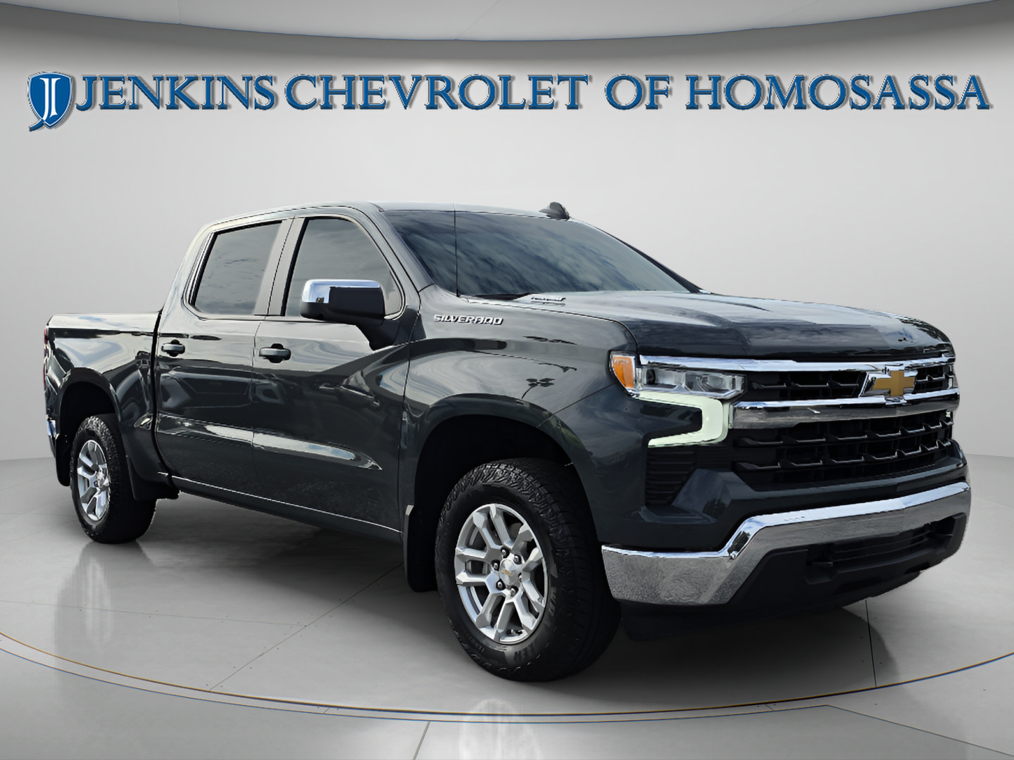 Used 2025 Chevrolet Silverado 1500 LT w/ Convenience Package II AWD/4WD image 1