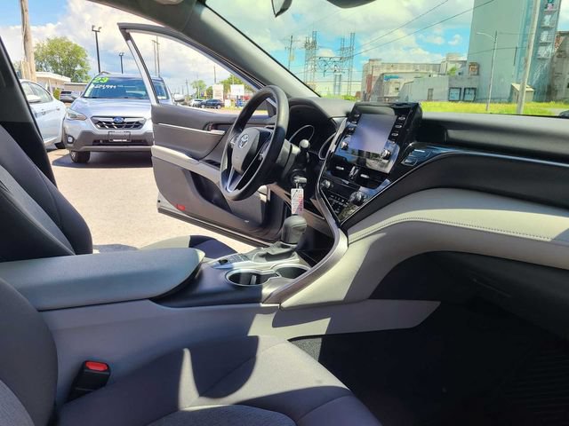 Used 2023 Toyota Camry LE AWD/4WD image 17