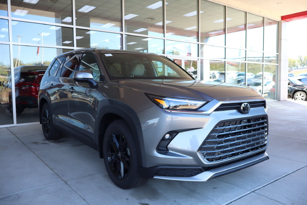 New 2026 Toyota Grand Highlander AWD Hybrid image 1