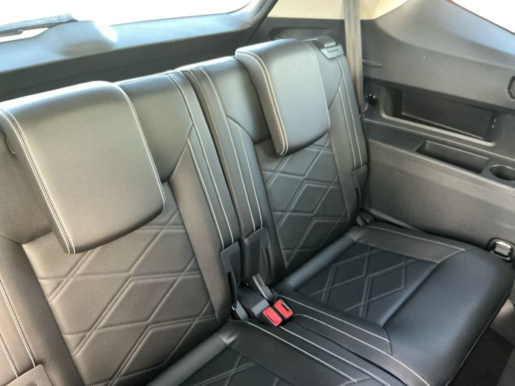 Used 2025 Volkswagen Atlas SE AWD/4WD image 22