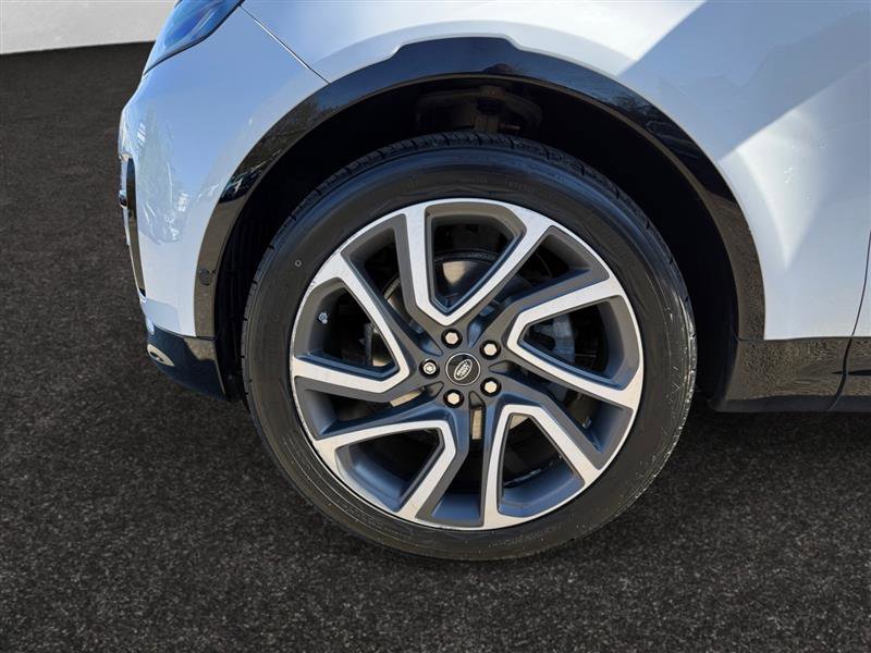 Used 2017 Land Rover Discovery HSE Luxury image 17